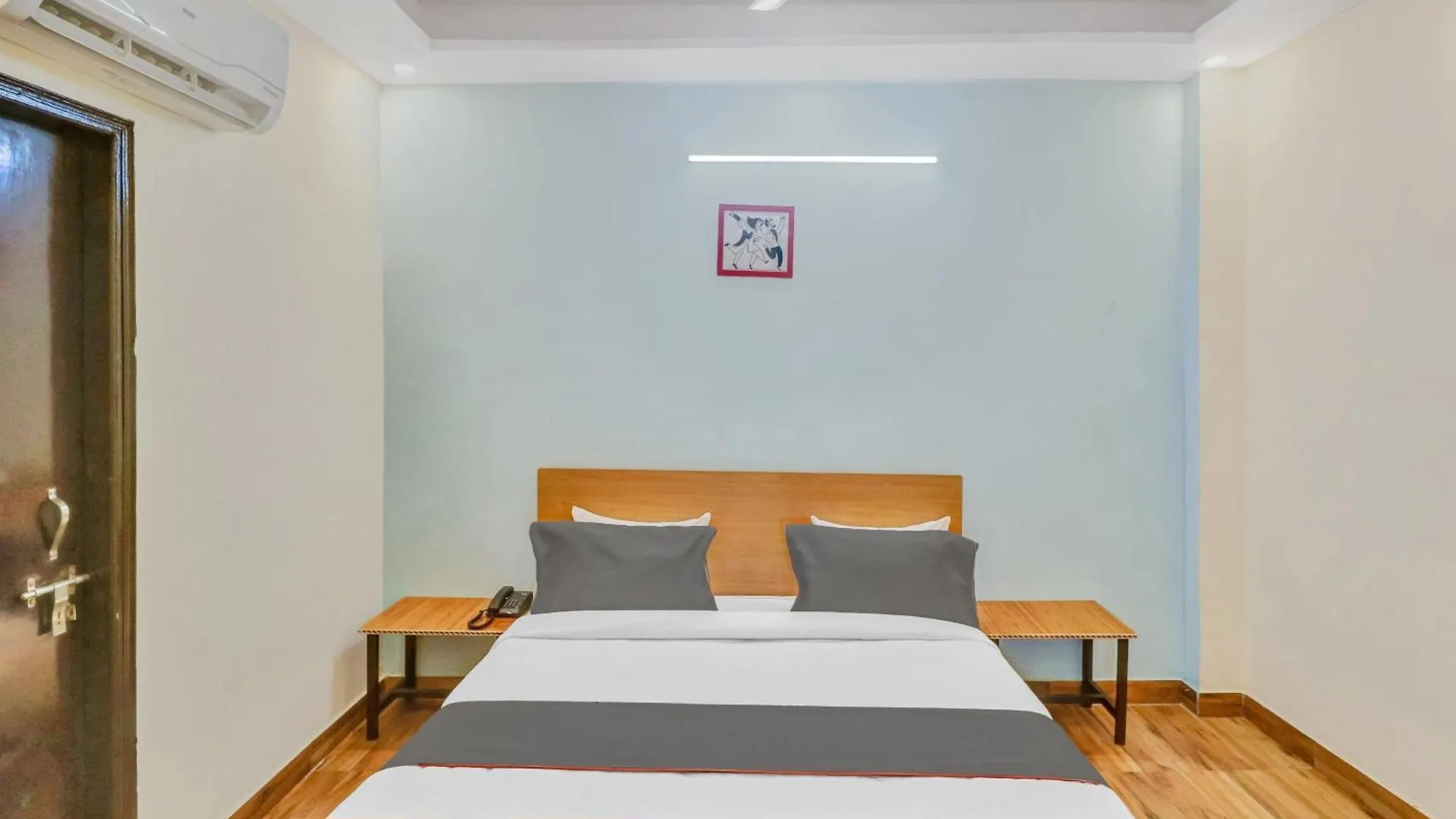 Hotel Super Capital O Moody Inn Delhi