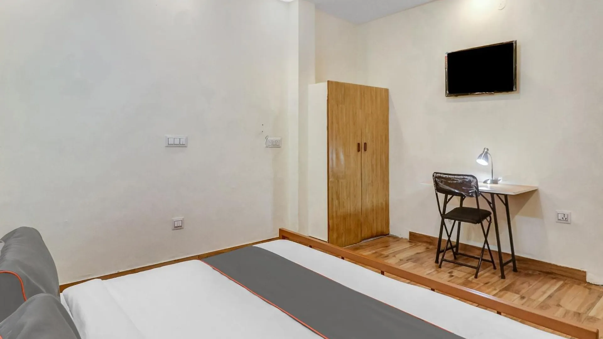Hotel Super Capital O Moody Inn Delhi